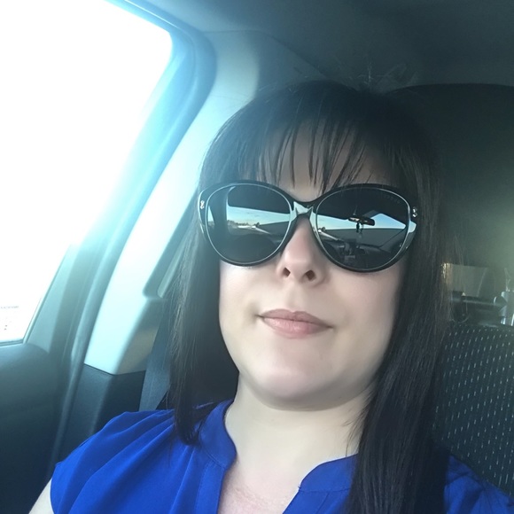 Meet your Posher, Yaima - Picture 1 of 1